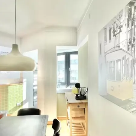 Valmor Avenue Vintage Chiq By Homeful *