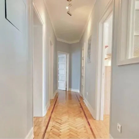 Valmor Avenue Vintage Chiq By Homeful