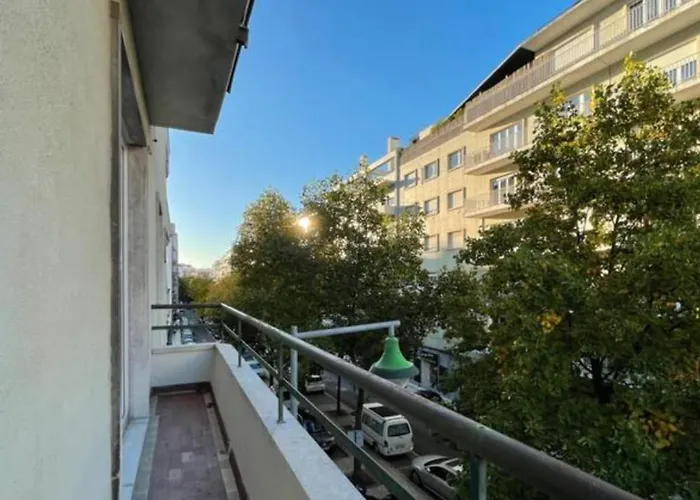 公寓 Valmor Avenue Vintage Chiq By Homeful