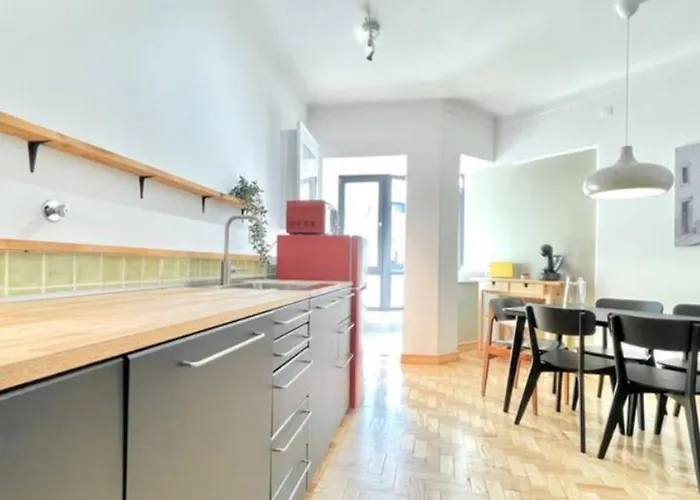 Valmor Avenue Vintage Chiq By Homeful *